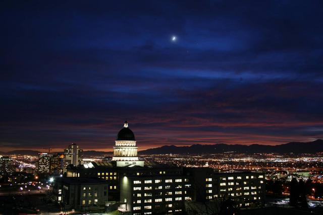 Venus Jupiter and Lunar Conjunction December 1 2008