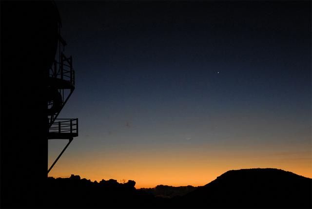 Crescent Moon w/Mercury, Saturn and Venus